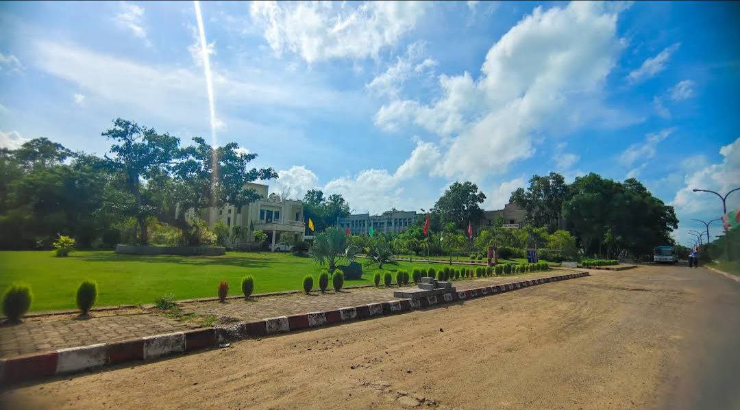 FM University Campus View