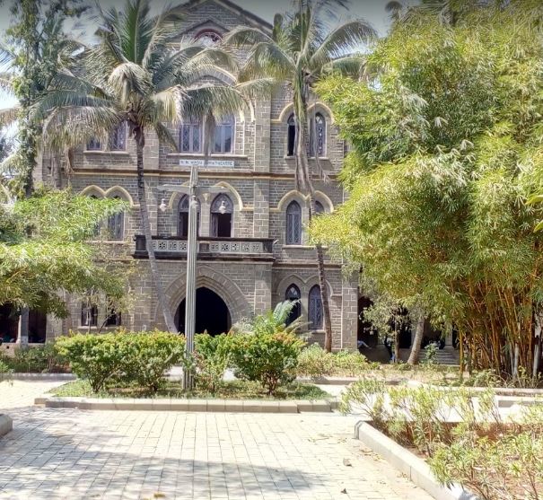 Fergusson College Campus Building(1)