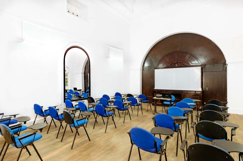 GEMS B-School Classroom(3)
