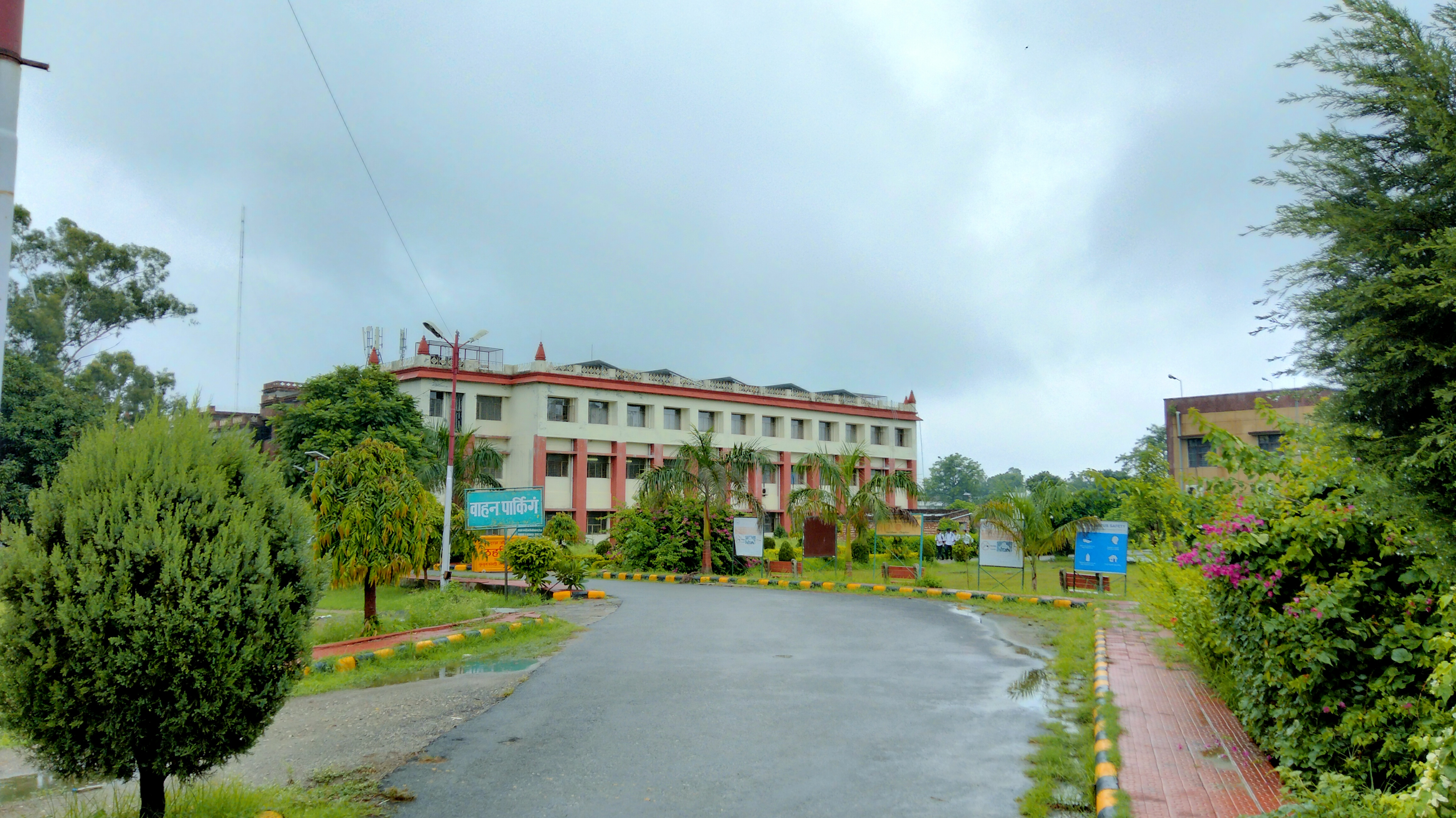 Gurukula Kangri Vishwavidyalaya Campus Building(2)