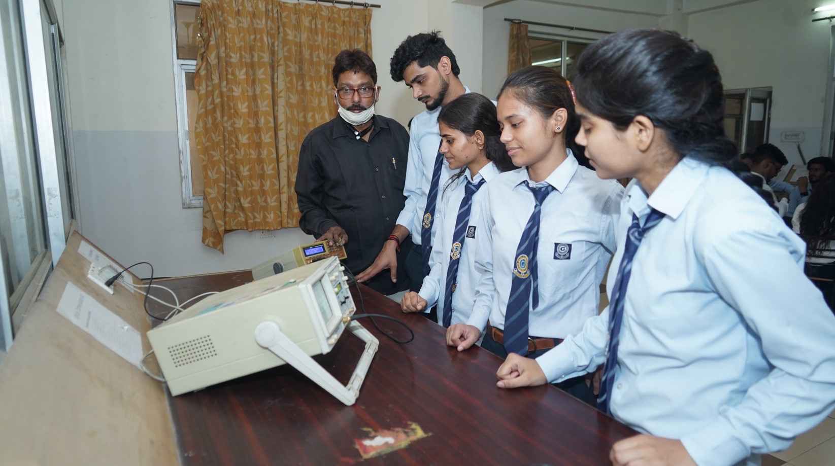 Goel Group of Institutions Labs(2)