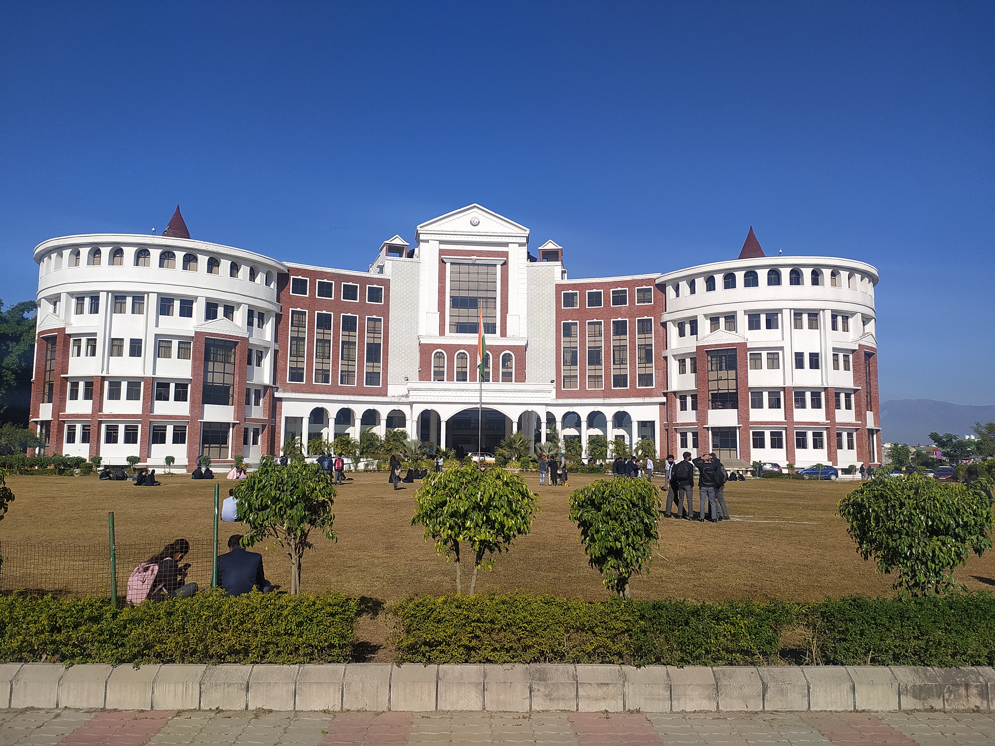 Graphic Era Hill University Campus View(3)