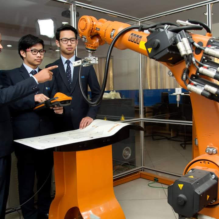 Gulzar Group of Institutes Labs(2)