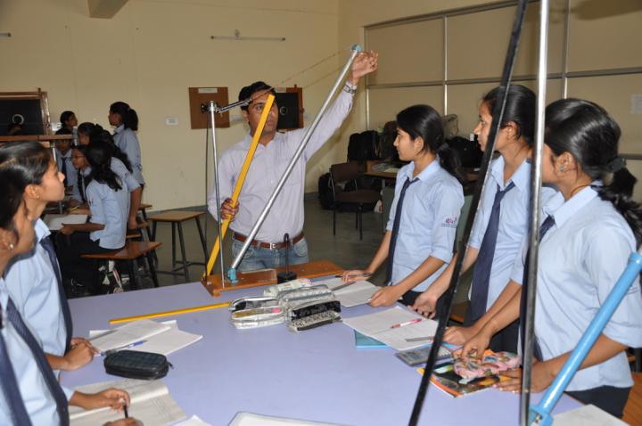 Guru Nanak Institute of Engineering and Technology Labs(6)