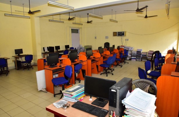 Guru Nanak Institute of Pharmaceutical Science and Technology Labs