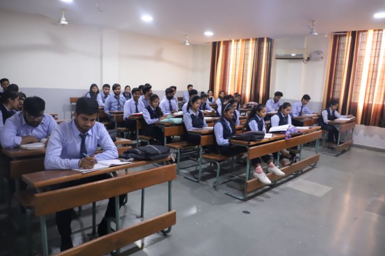 Guru Nanak Khalsa Institute of Technology and Management Classroom(1)