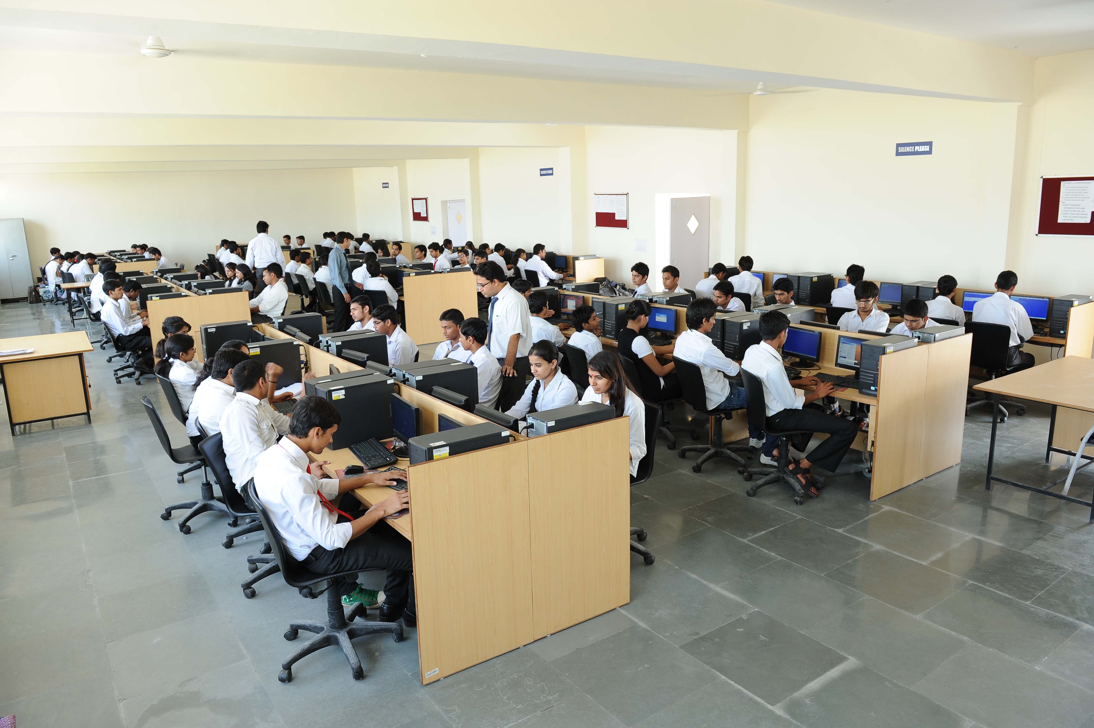 Gurugram Global College of Pharmacy Labs