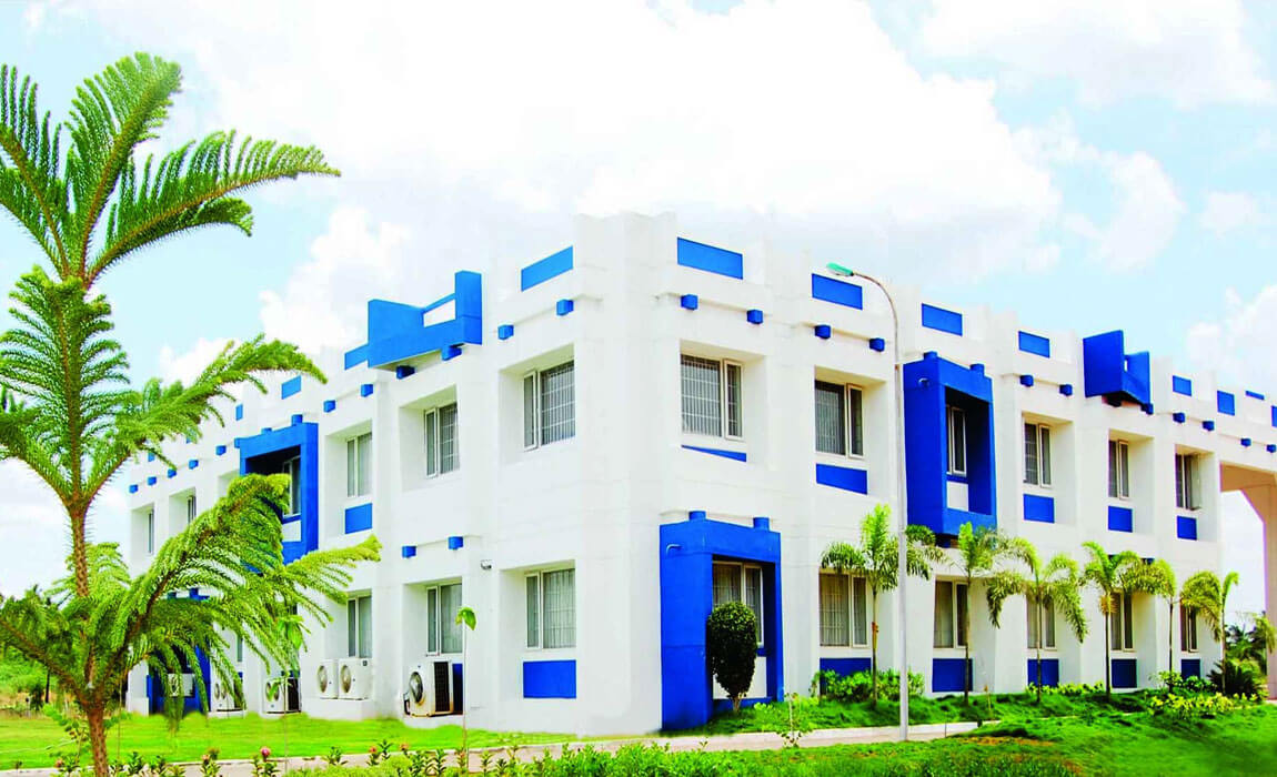 Hallmark Business School Campus Building(2)