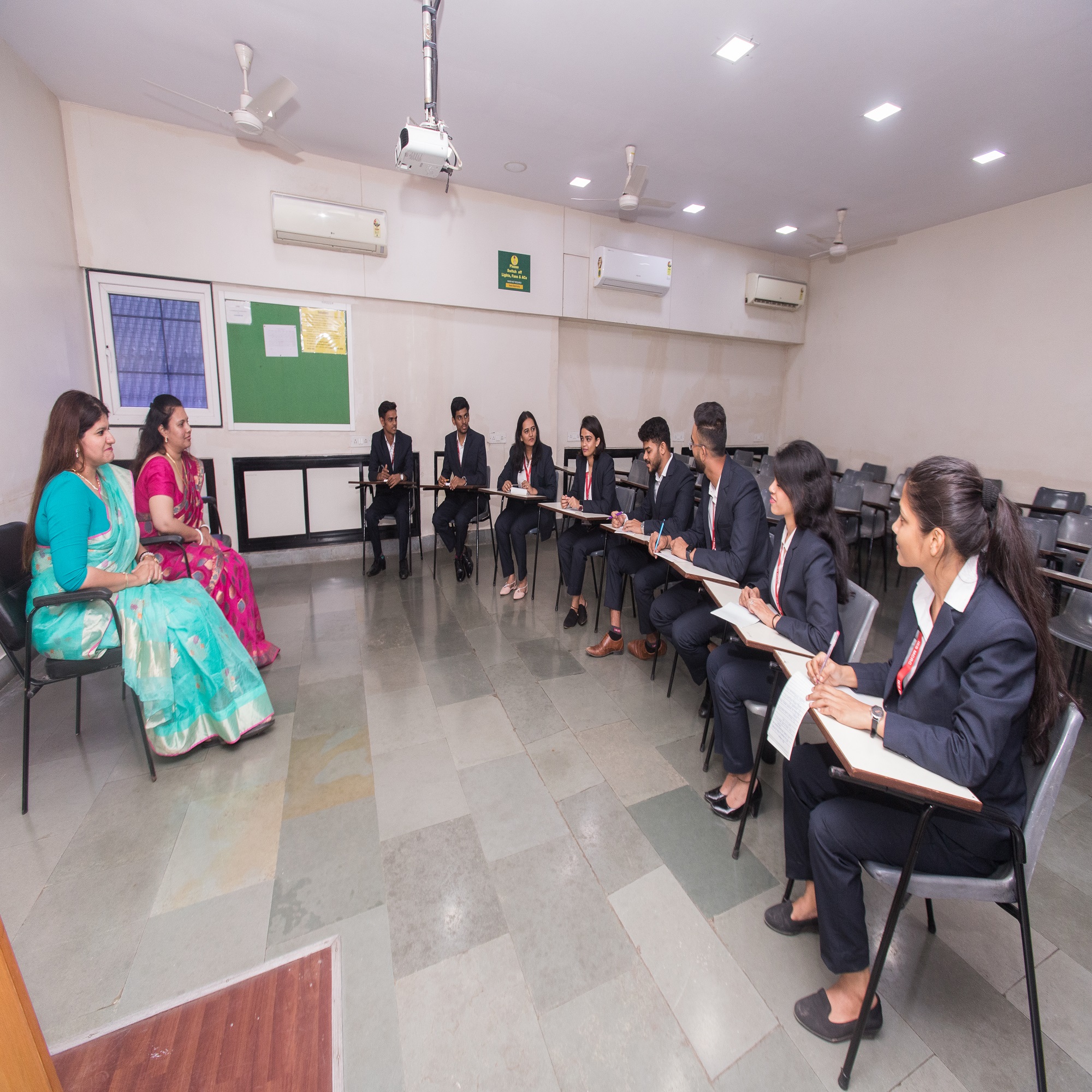 IES MCRC Classroom(2)
