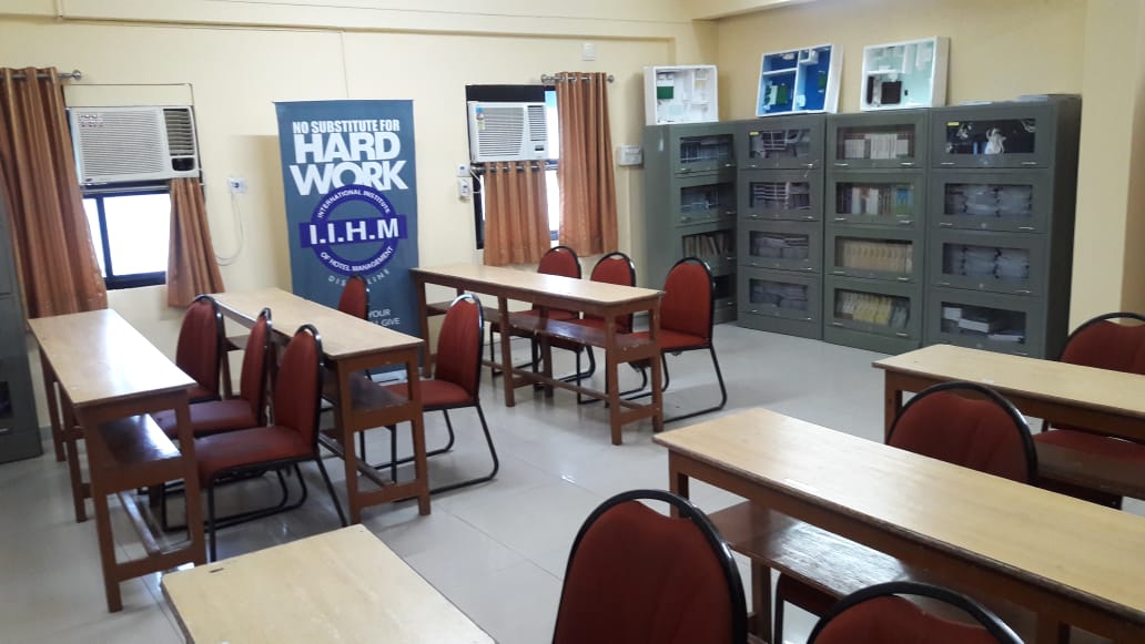 IIHM Ahmedabad Library(1)