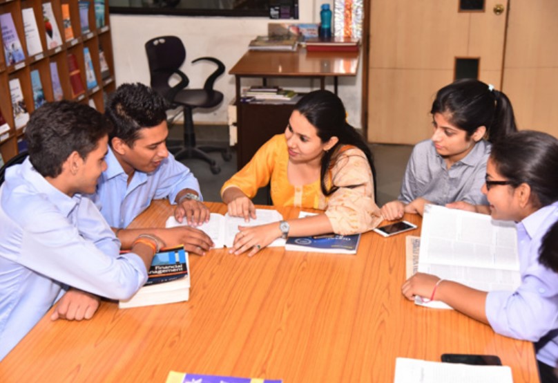 IILM Academy of Higher Learning, Jaipur Library(1)