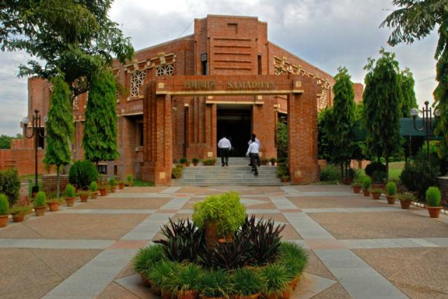 IIM Lucknow Campus Building(2)