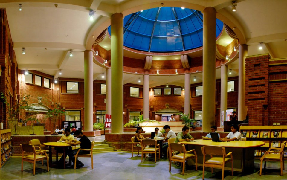 IIM Lucknow Library(1)
