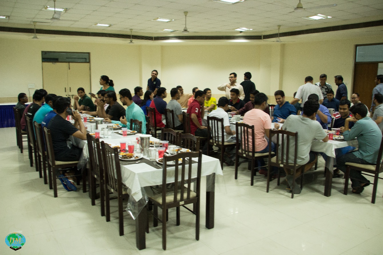 IIM Lucknow - Indian Institute of Management - Noida Campus Cafeteria / Mess