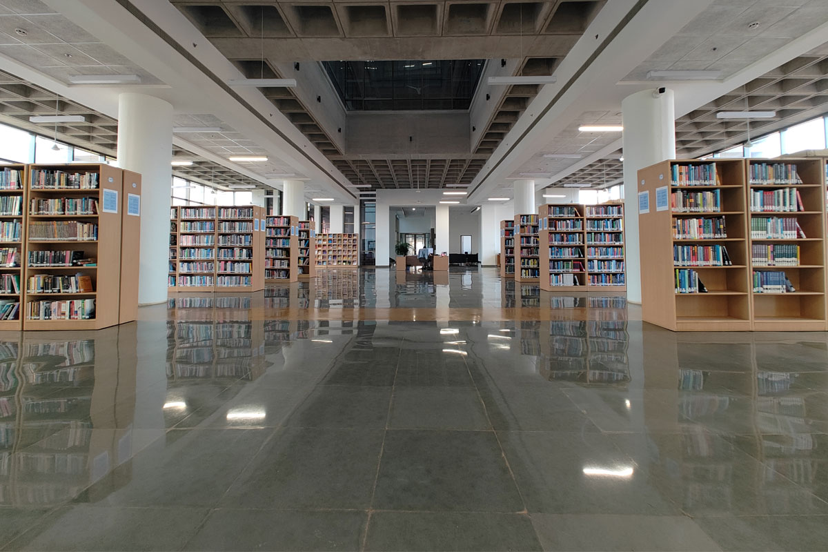 IIM Raipur Library(1)