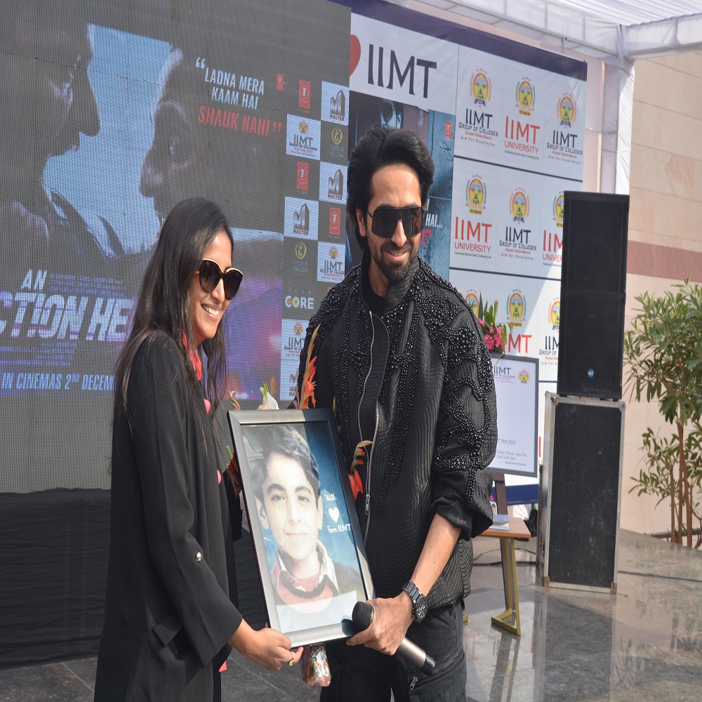 IIMT Greater Noida Celebrity Visit(2)