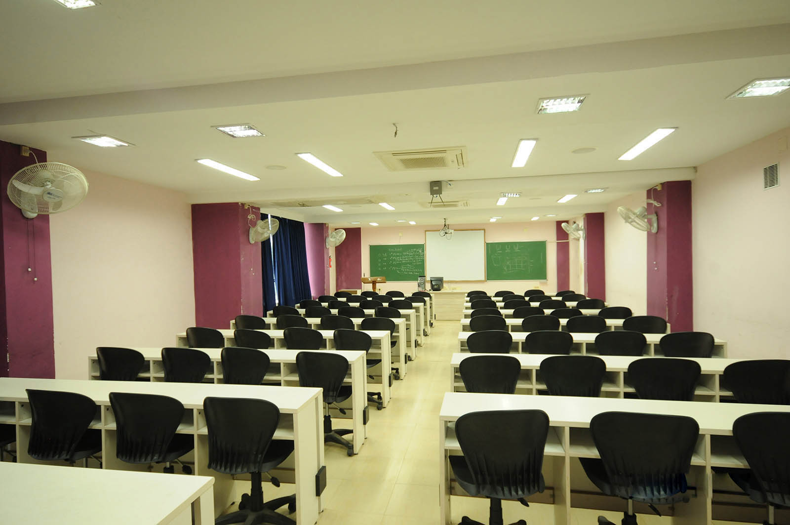 IMIS Bhubaneswar Classroom(1)