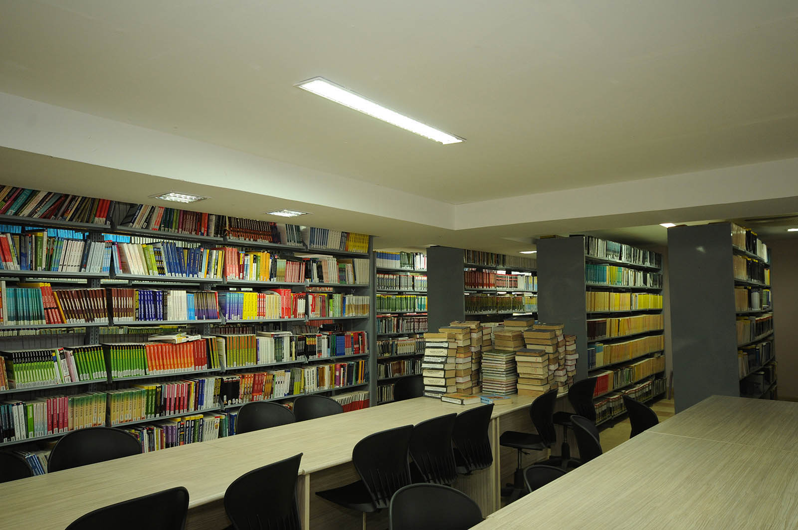 IMIS Bhubaneswar Library(1)