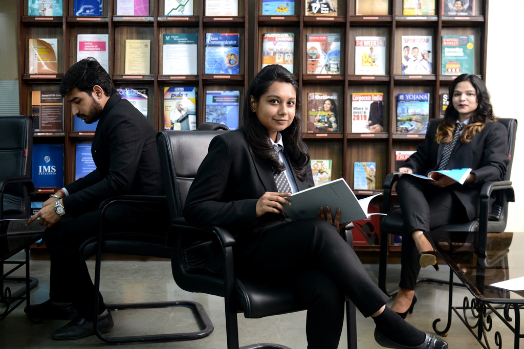 IMS Ghaziabad UC Campus Library(1)