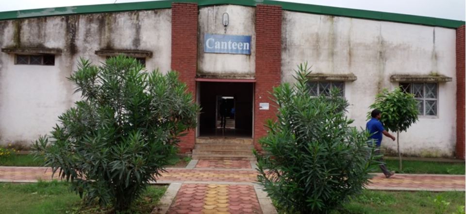 Indira Gandhi National Tribal University Cafeteria / Mess