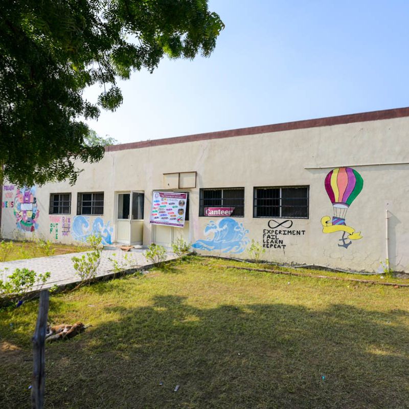 Institute of Advanced Research Cafeteria / Mess