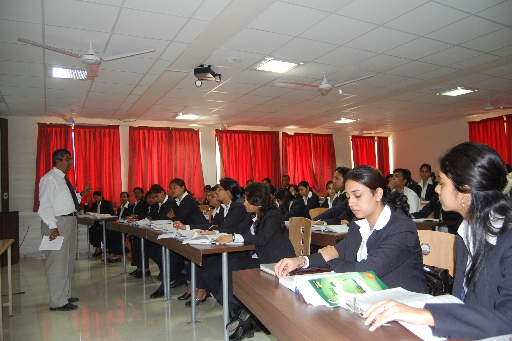 ISBM Pune Classroom(1)