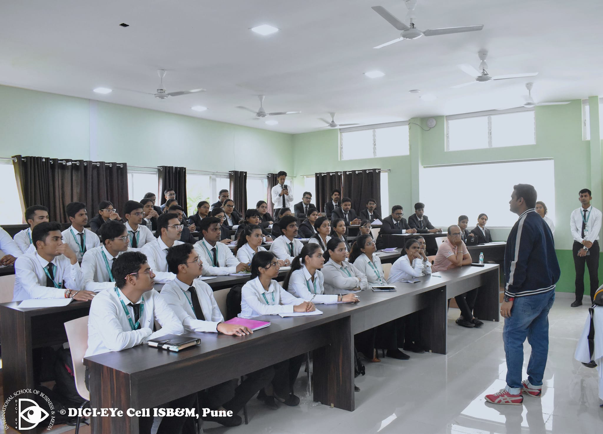 ISBM Pune Classroom(2)