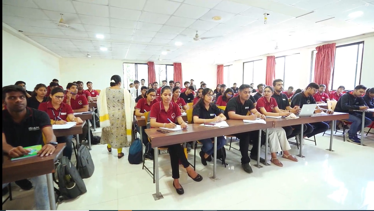 ISBM Pune Classroom(3)