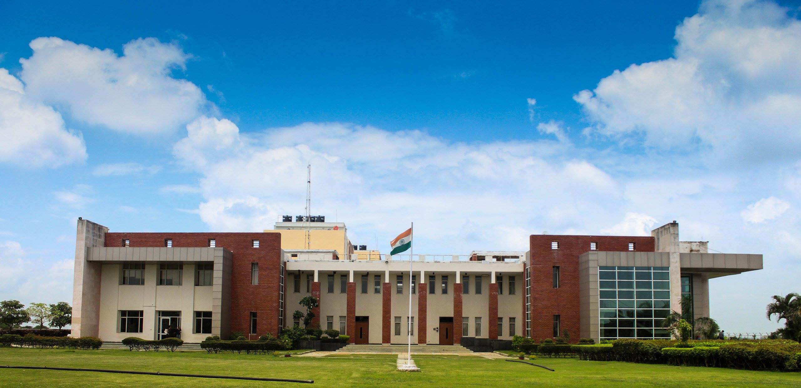 Jaipuria Institute of Management Indore Campus Building(2)