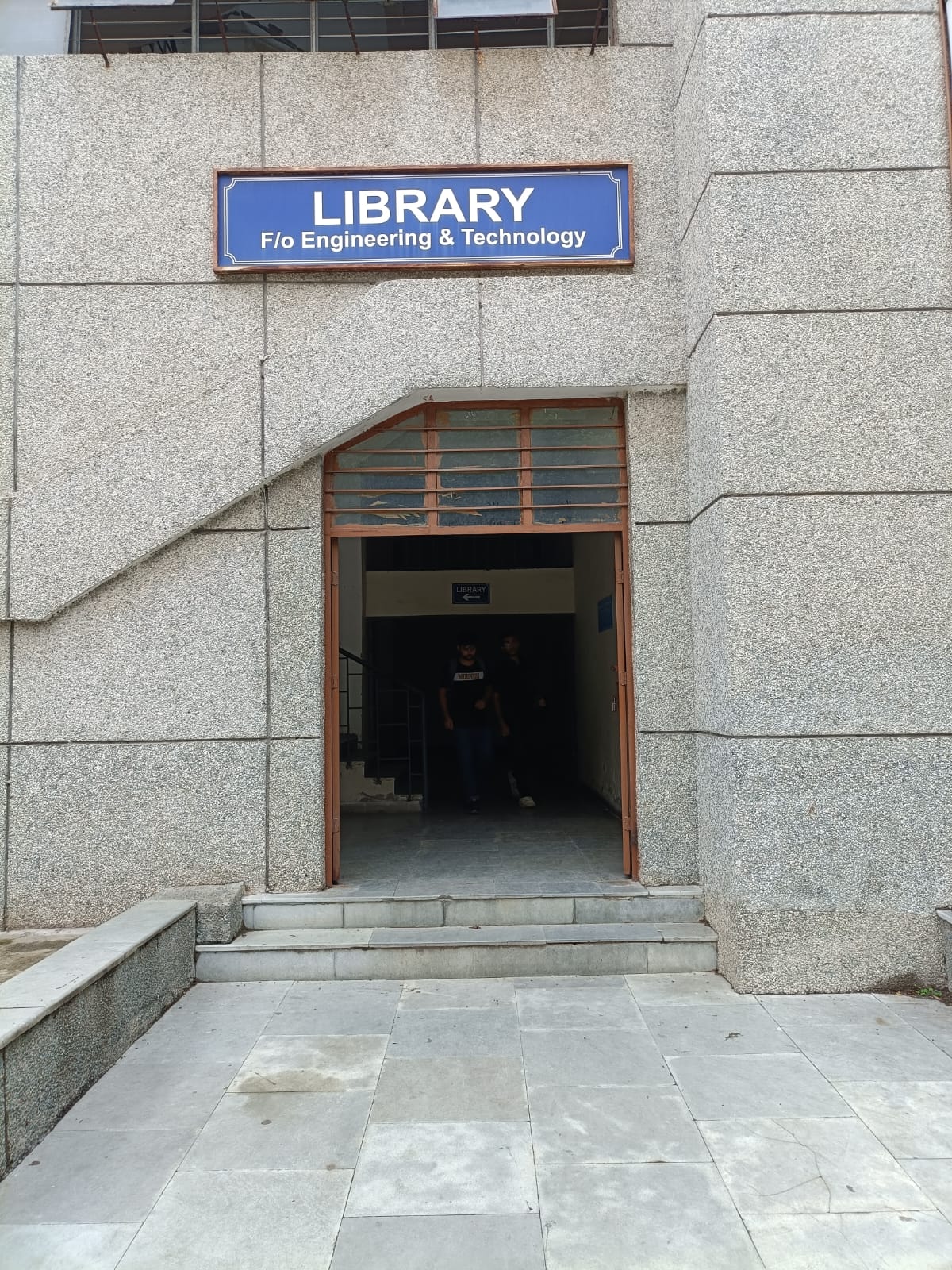 Jamia Millia Islamia Library(5)