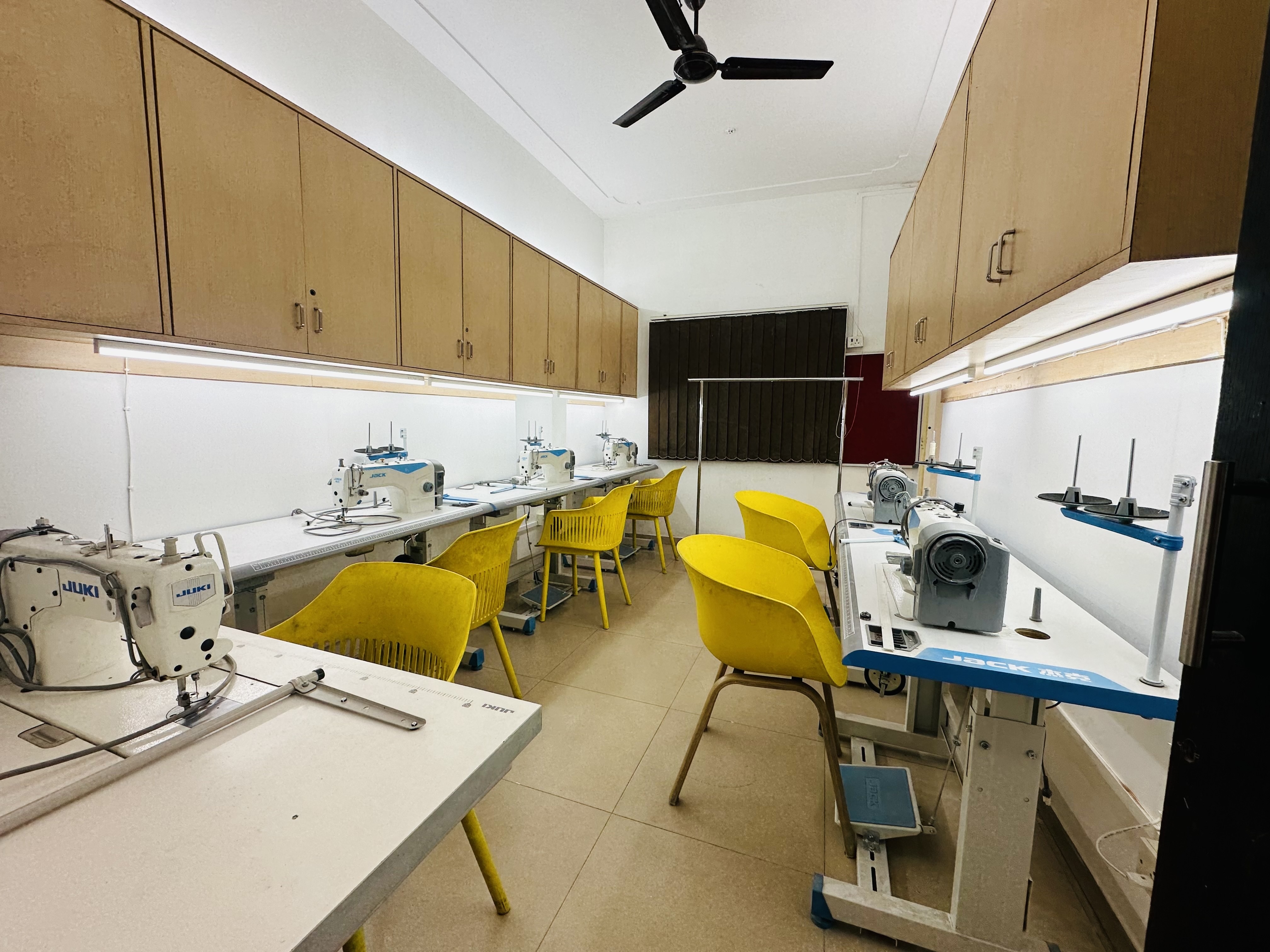 JD Institute of Fashion Technology Nagpur Labs(1)