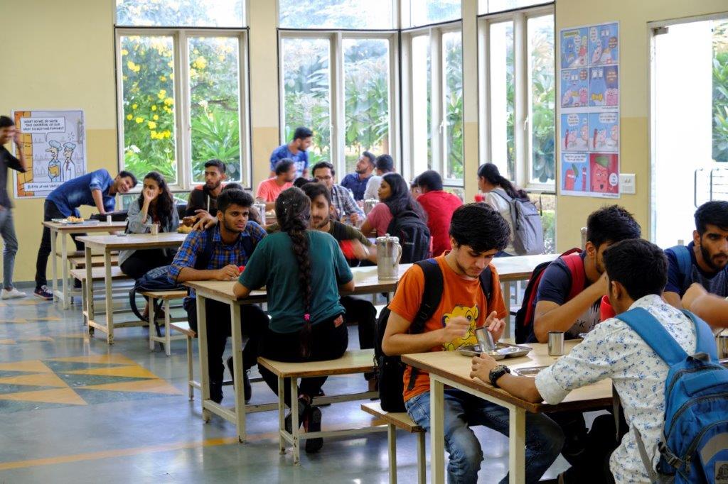 JK Lakshmipat University Cafeteria / Mess