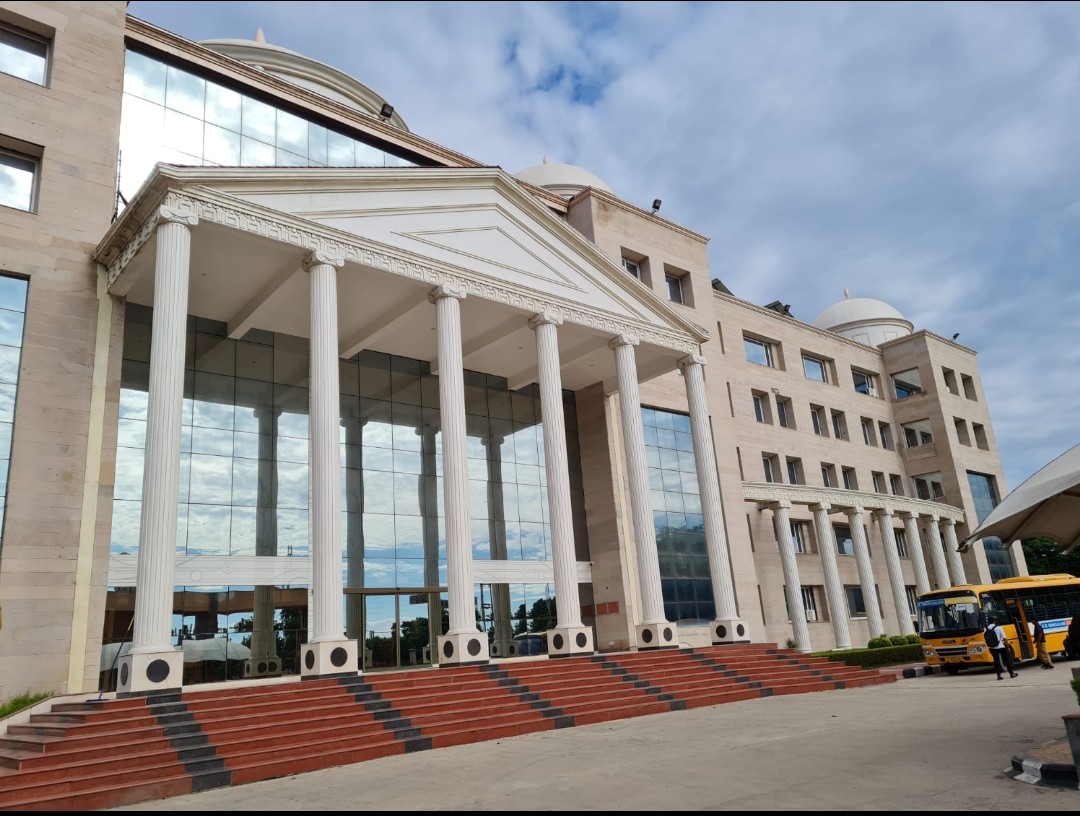 KR Mangalam University Main Building(2)