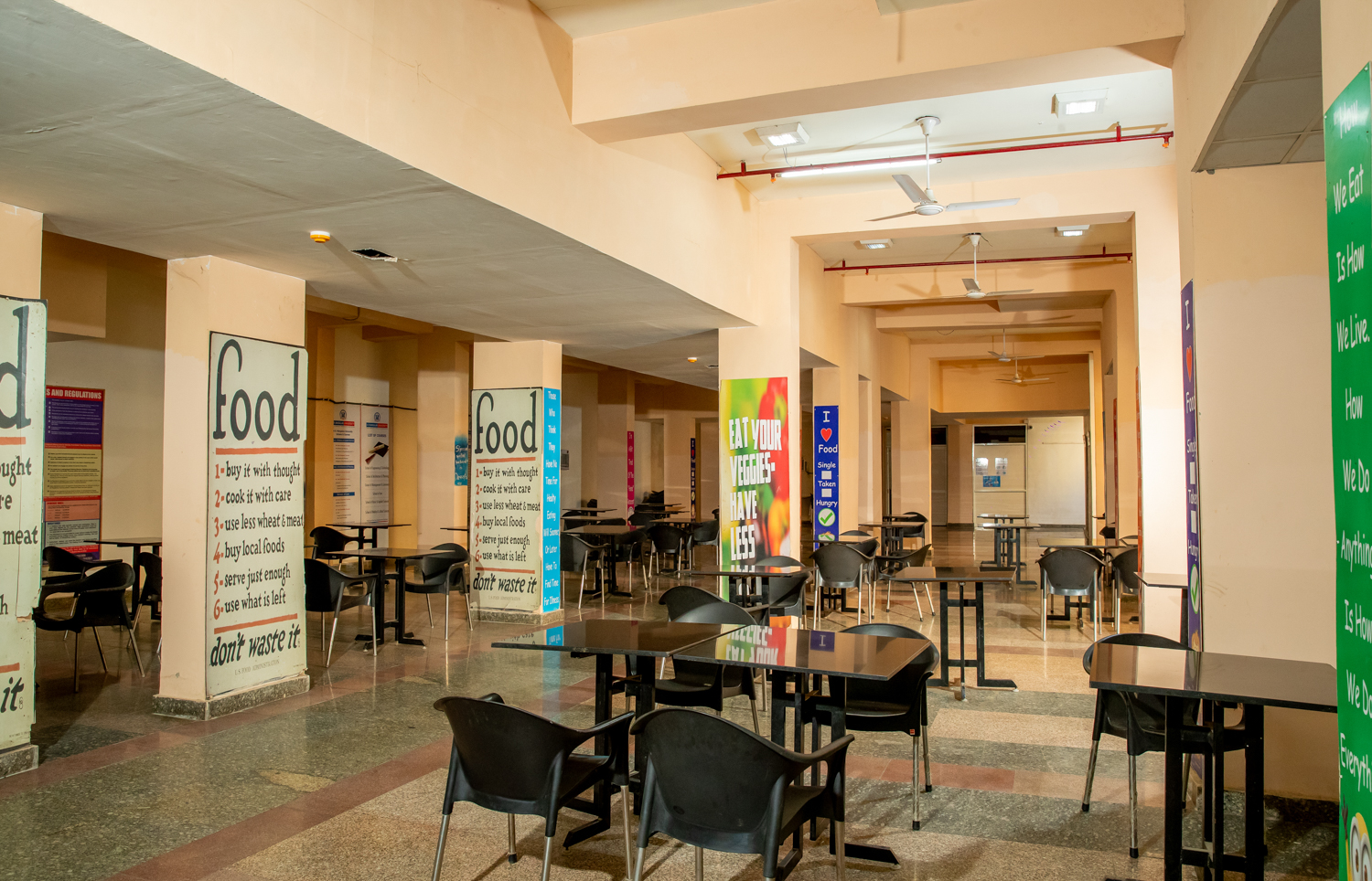 KR Mangalam University Cafeteria / Mess(1)