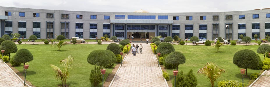 Kadi Sarva Vishwavidyalaya Campus View(1)