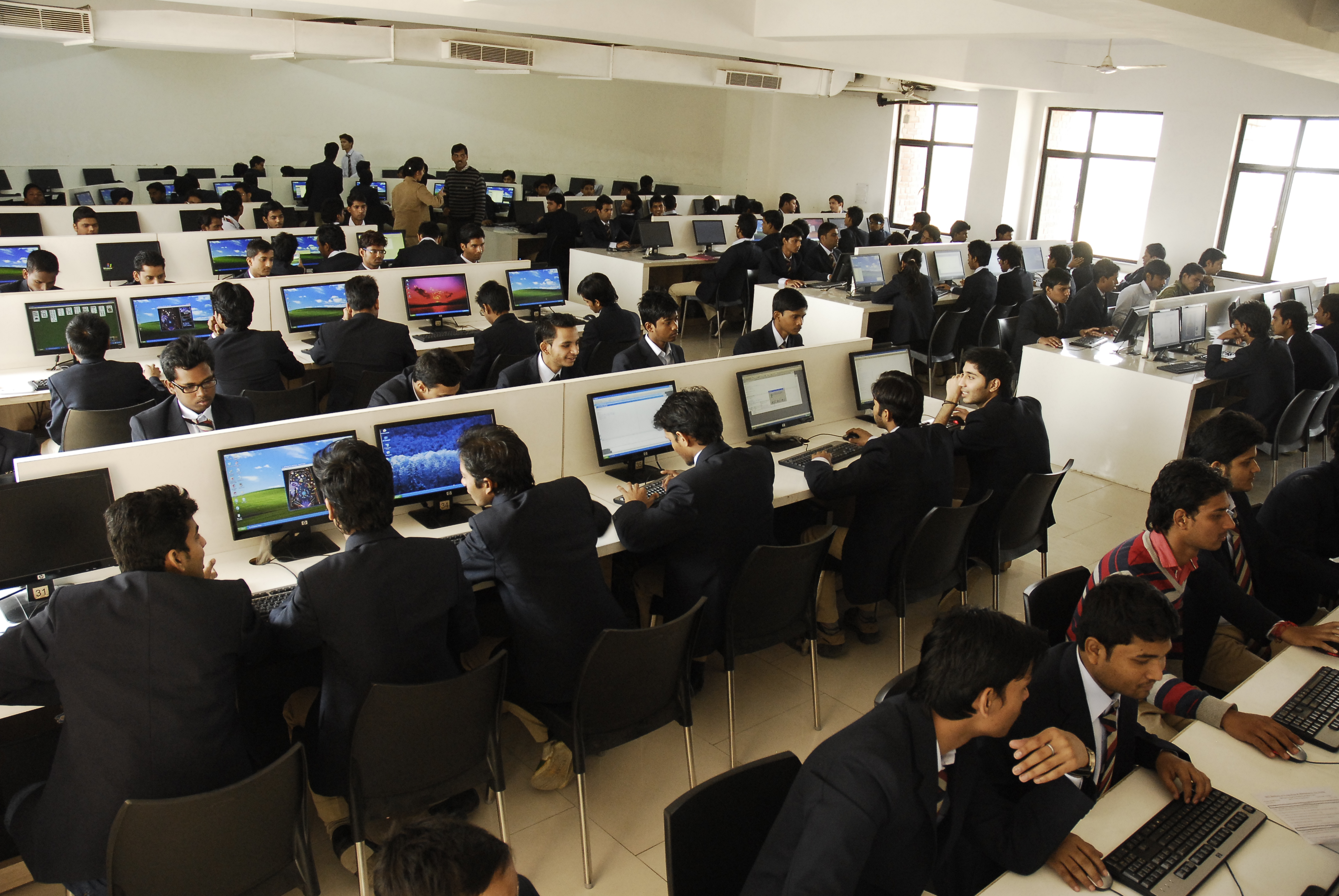 KCC Institute of Technology and Management Labs(1)