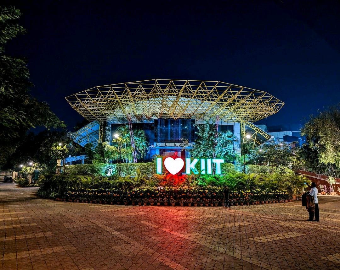 KIIT School of Management Night View(1)