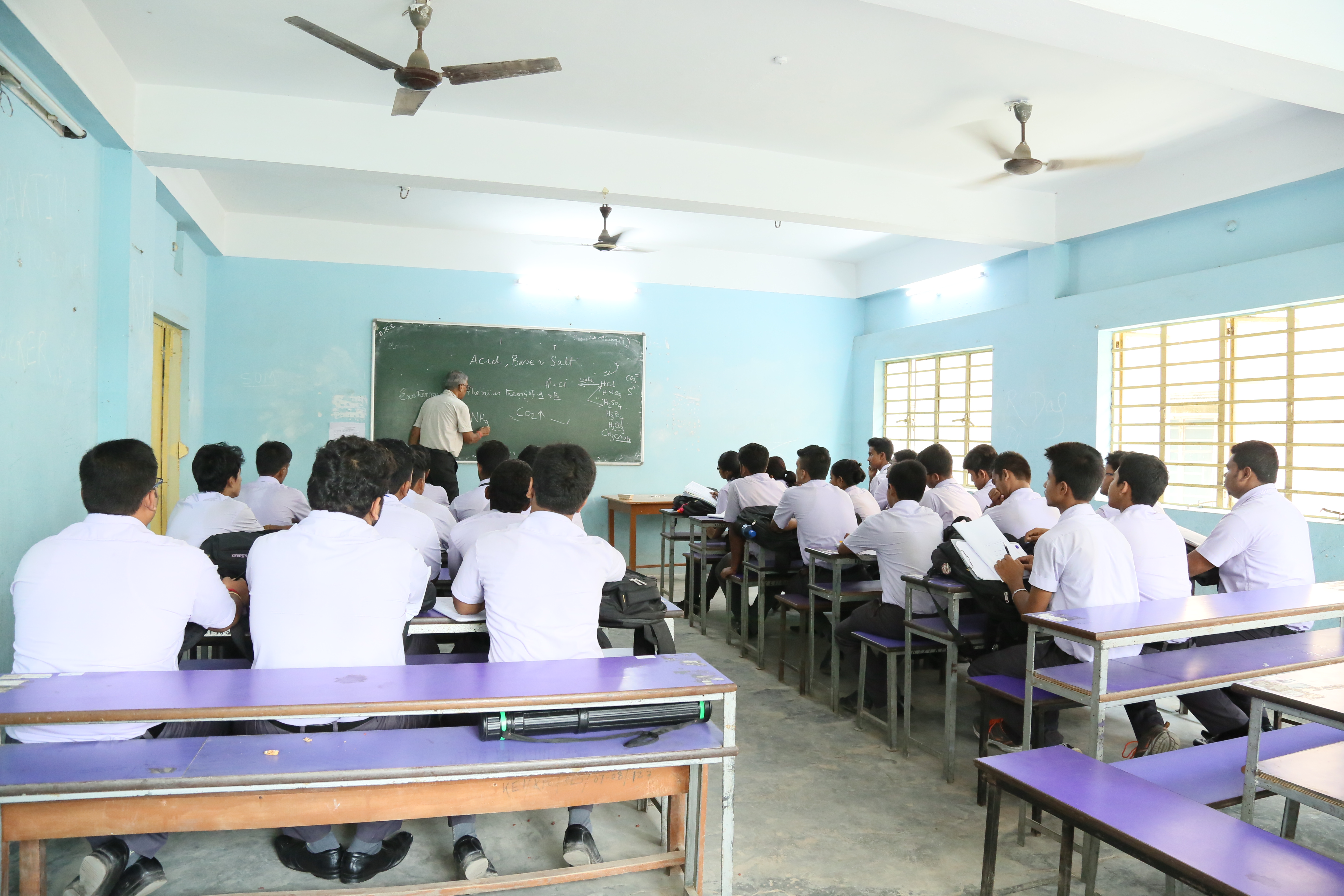 Kingston Educational Institute Classroom(1)