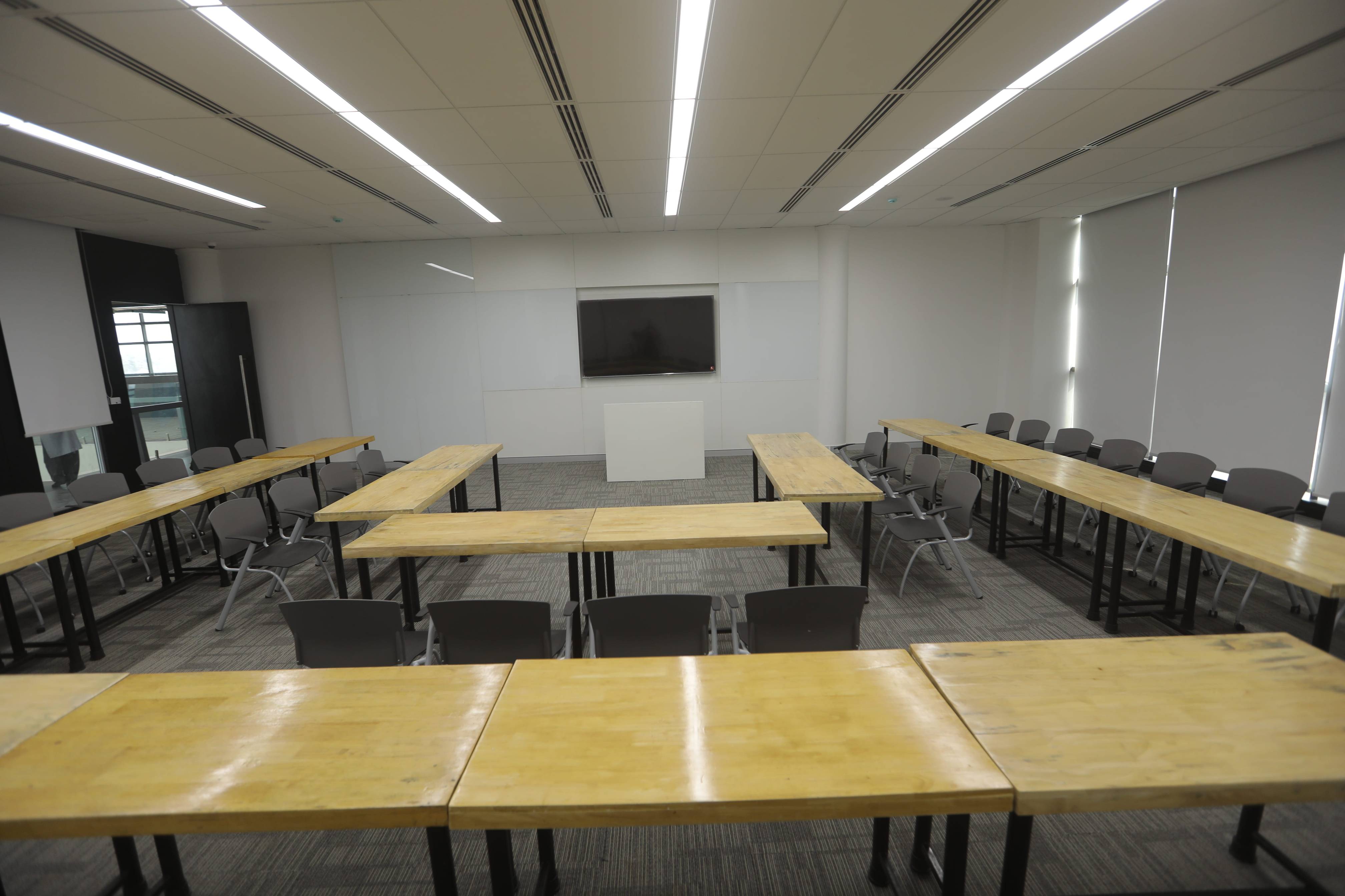 KK Modi University Classroom(3)