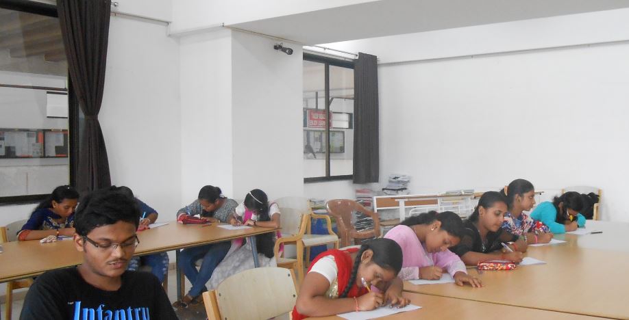 KLE College of Science and Commerce Library