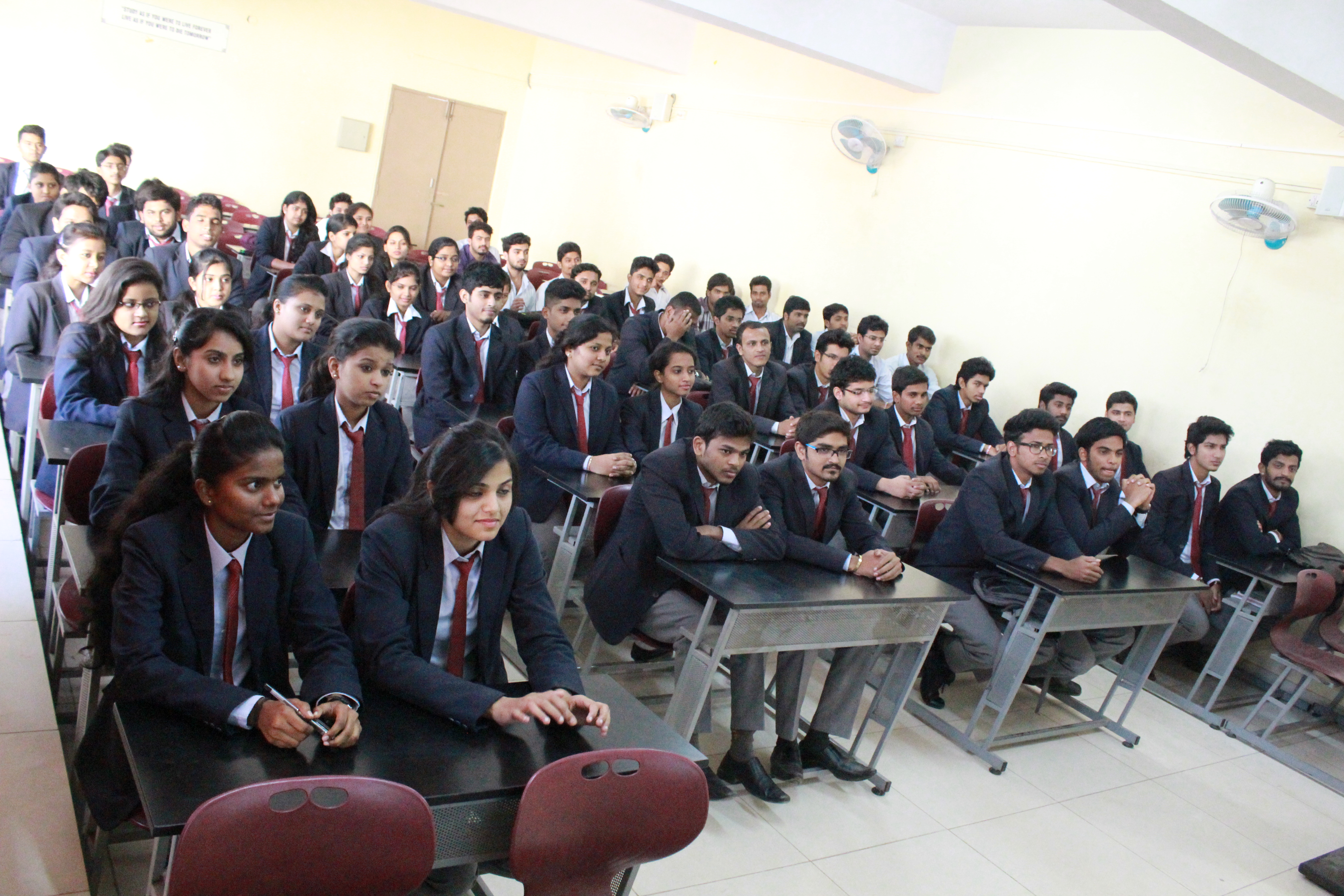 KLE Society's S Nijalingappa College Classroom(1)