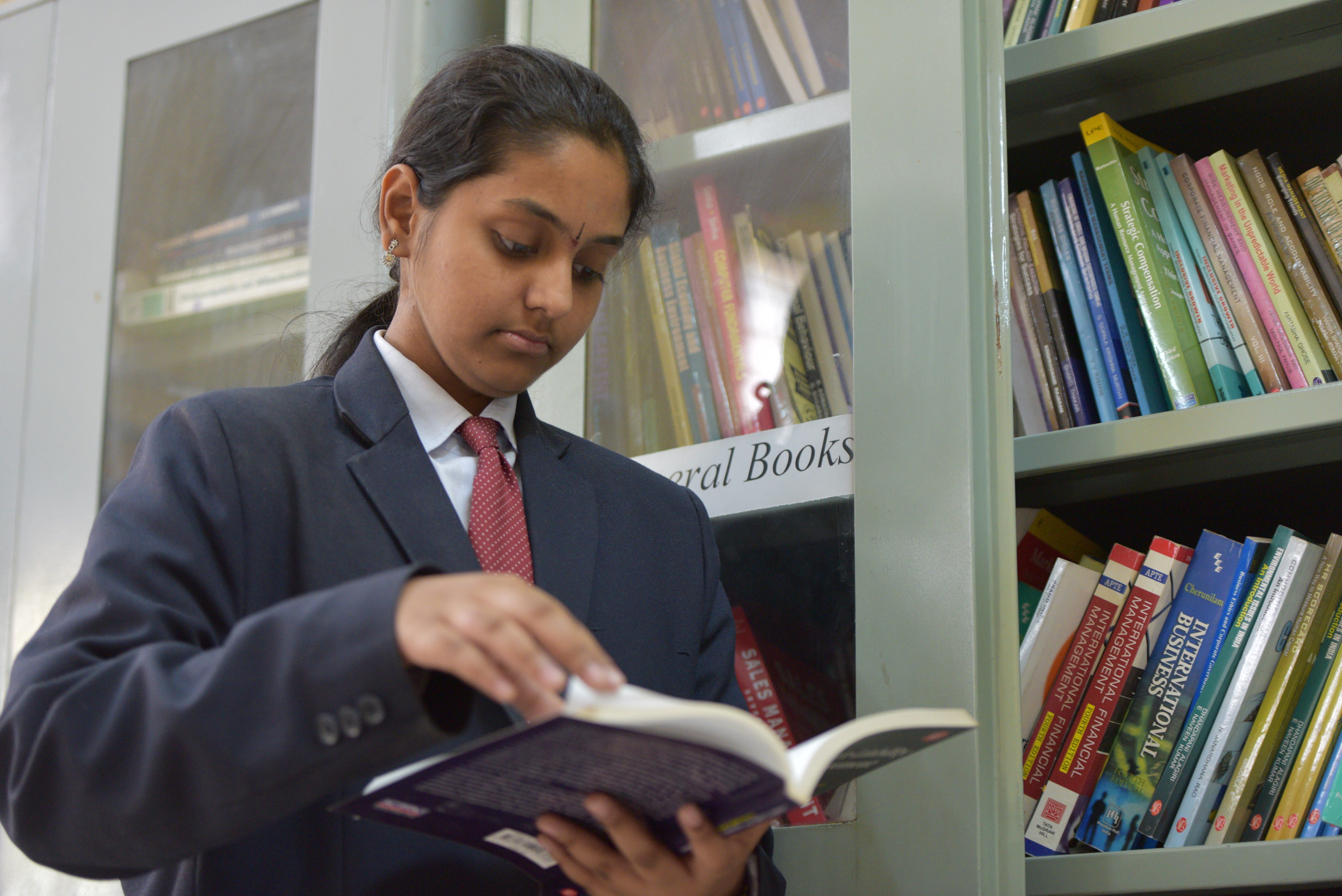 KLE Society's S Nijalingappa College Library