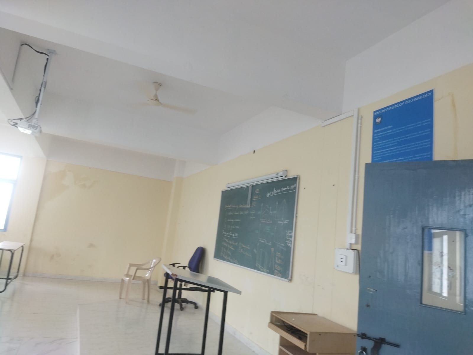 KNS Institute of Technology Classroom(2)