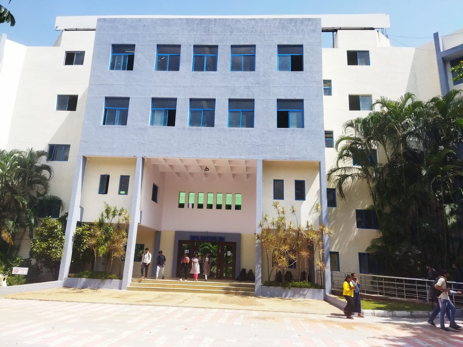 KNS Institute of Technology Campus Building