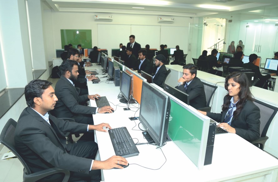 Lloyd Business School Labs(4)