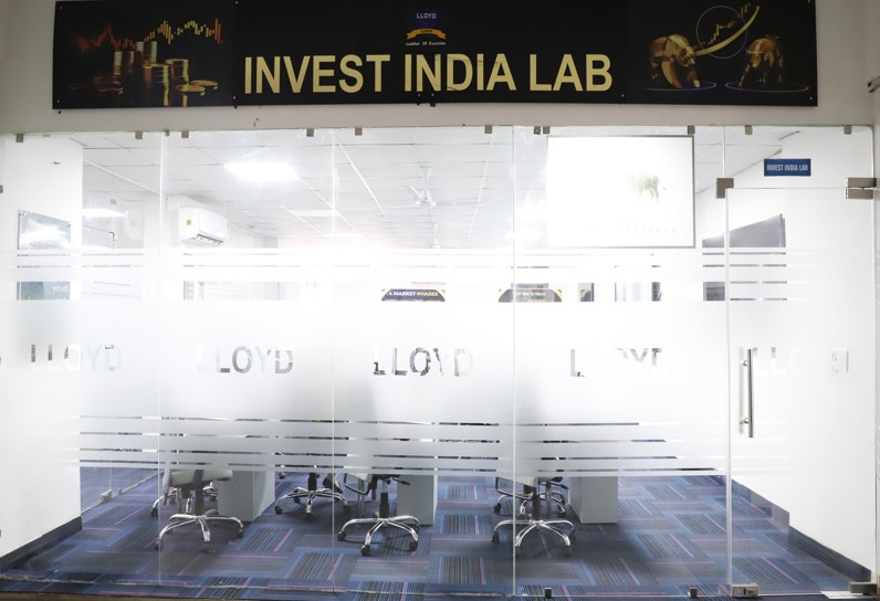 Lloyd Business School Labs(5)