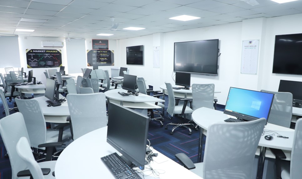 Lloyd Business School Campus Building(10)