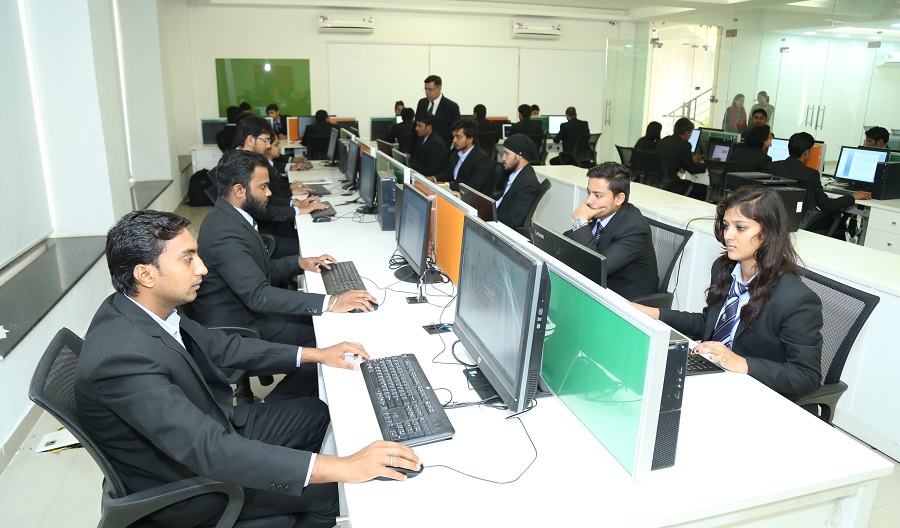Lloyd Institute of Engineering and Technology Labs(1)