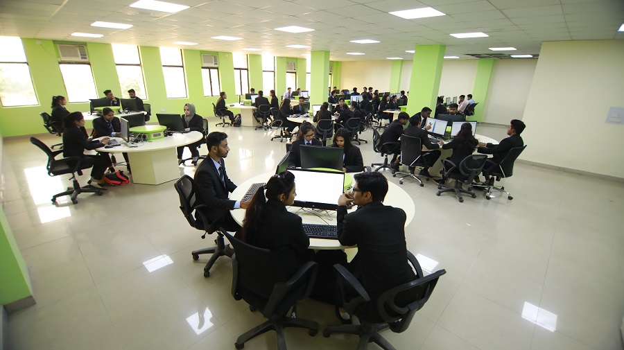 Lloyd Institute of Engineering and Technology Labs(2)