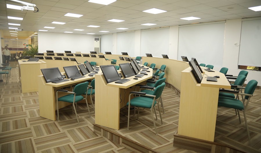 Lloyd Institute of Engineering and Technology Labs(3)